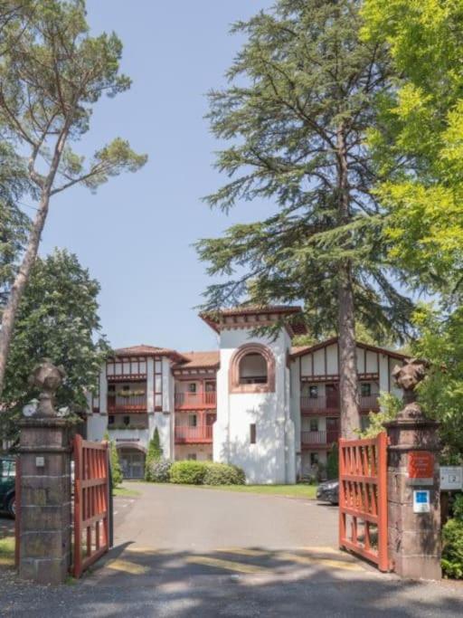 Apartment 1-appt Avec Piscine A St-jean Pays-basque *